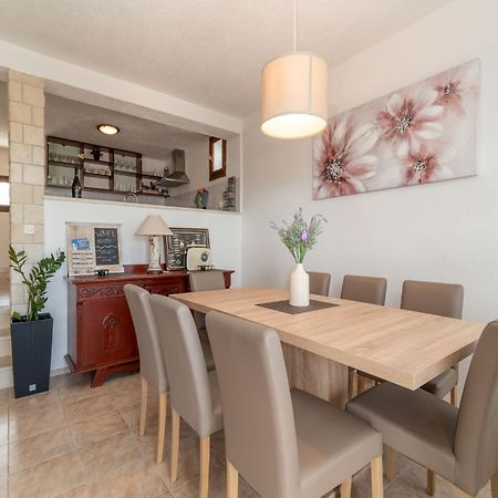 Scenic Sea View,Three Bedroom Villa With Pool Трогир Экстерьер фото
