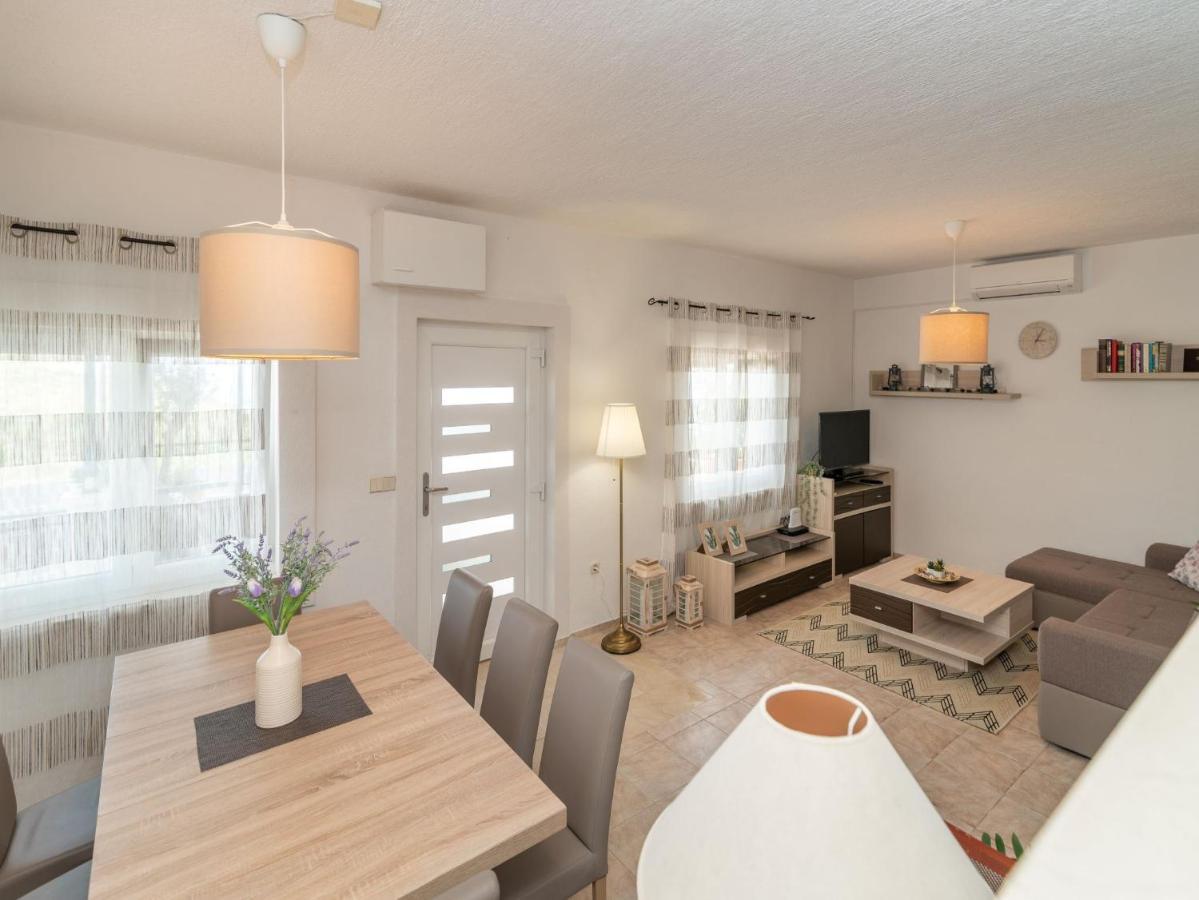 Scenic Sea View,Three Bedroom Villa With Pool Трогир Экстерьер фото