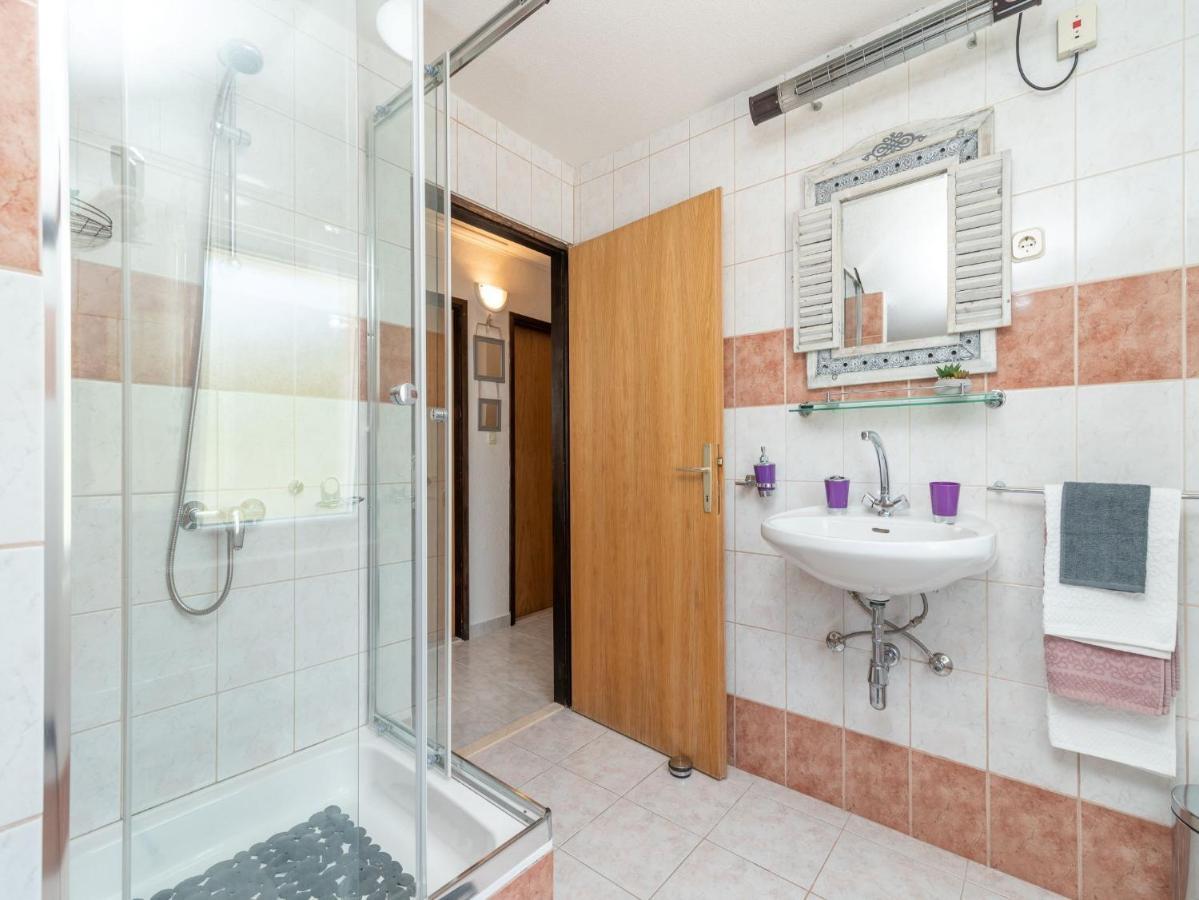 Scenic Sea View,Three Bedroom Villa With Pool Трогир Экстерьер фото