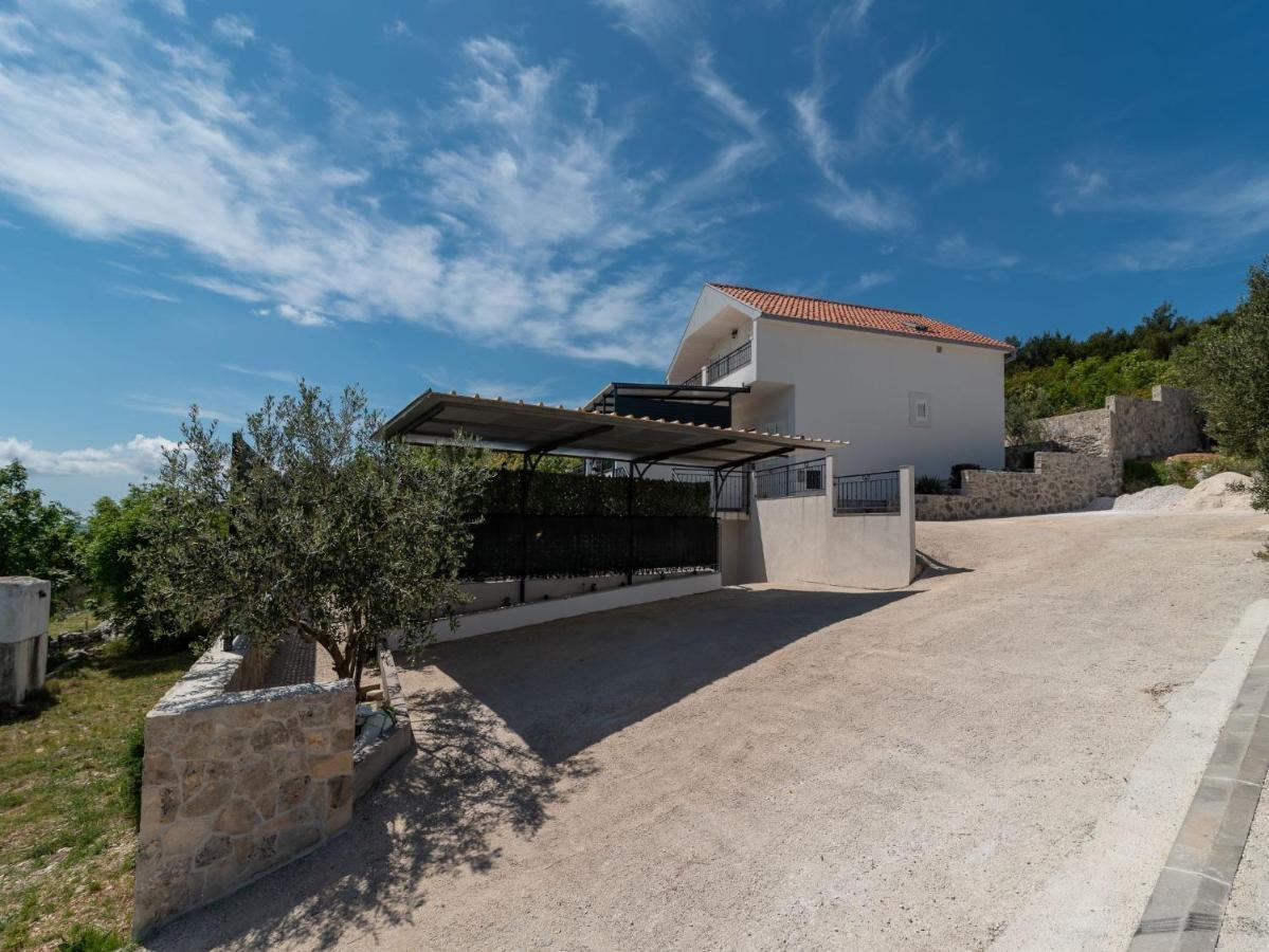 Scenic Sea View,Three Bedroom Villa With Pool Трогир Экстерьер фото